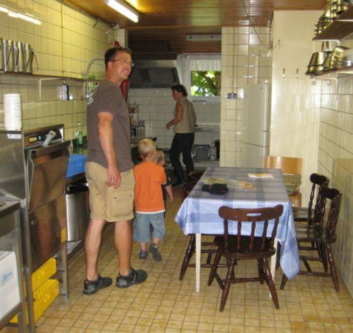 Duinzicht Keuken met mensen